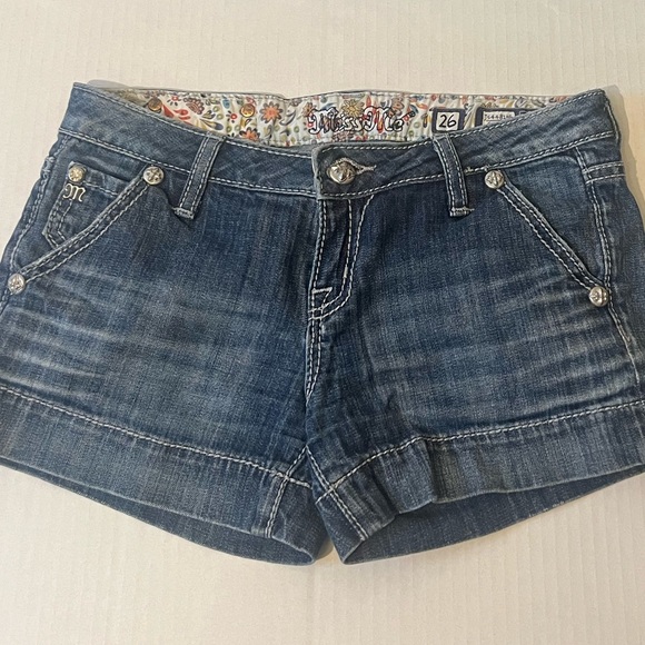 VINTAGE MISSME Low-Rise Jean Shorts - Picture 2 of 2